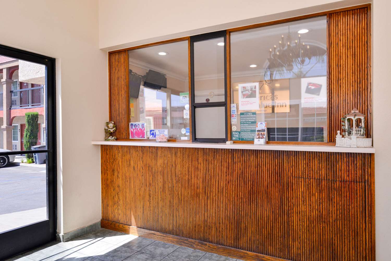 Americas Best Value Inn Rialto 3/8