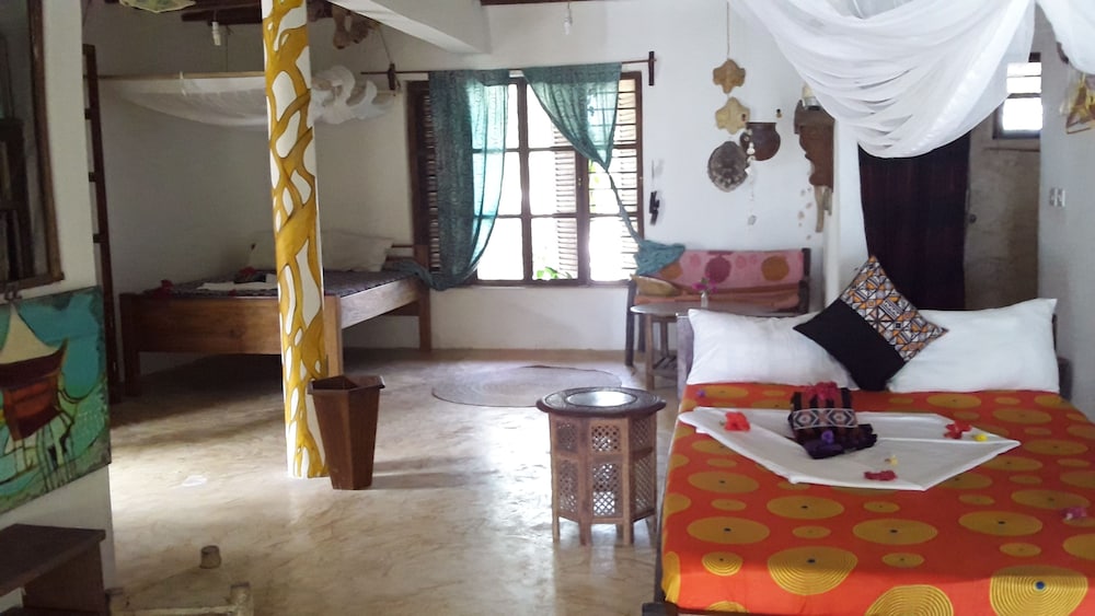 Mango Beach House 15/50