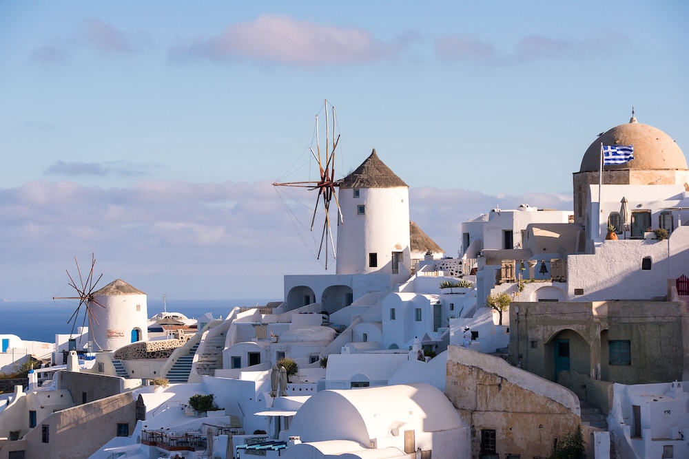 Pezoules of Oia 43/59