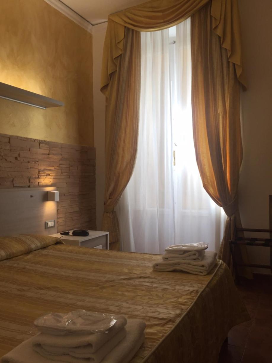 غرفة بسرير مزدوج أو سريرين منفصلين، Hotel Alinari 9/10