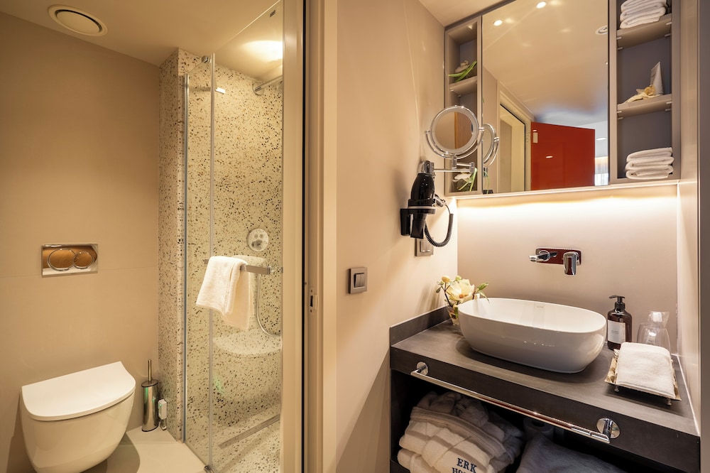 Erk Hotel 47/50