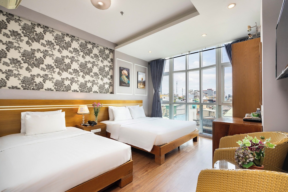 Lucky Star Hotel 266 De Tham 18/38