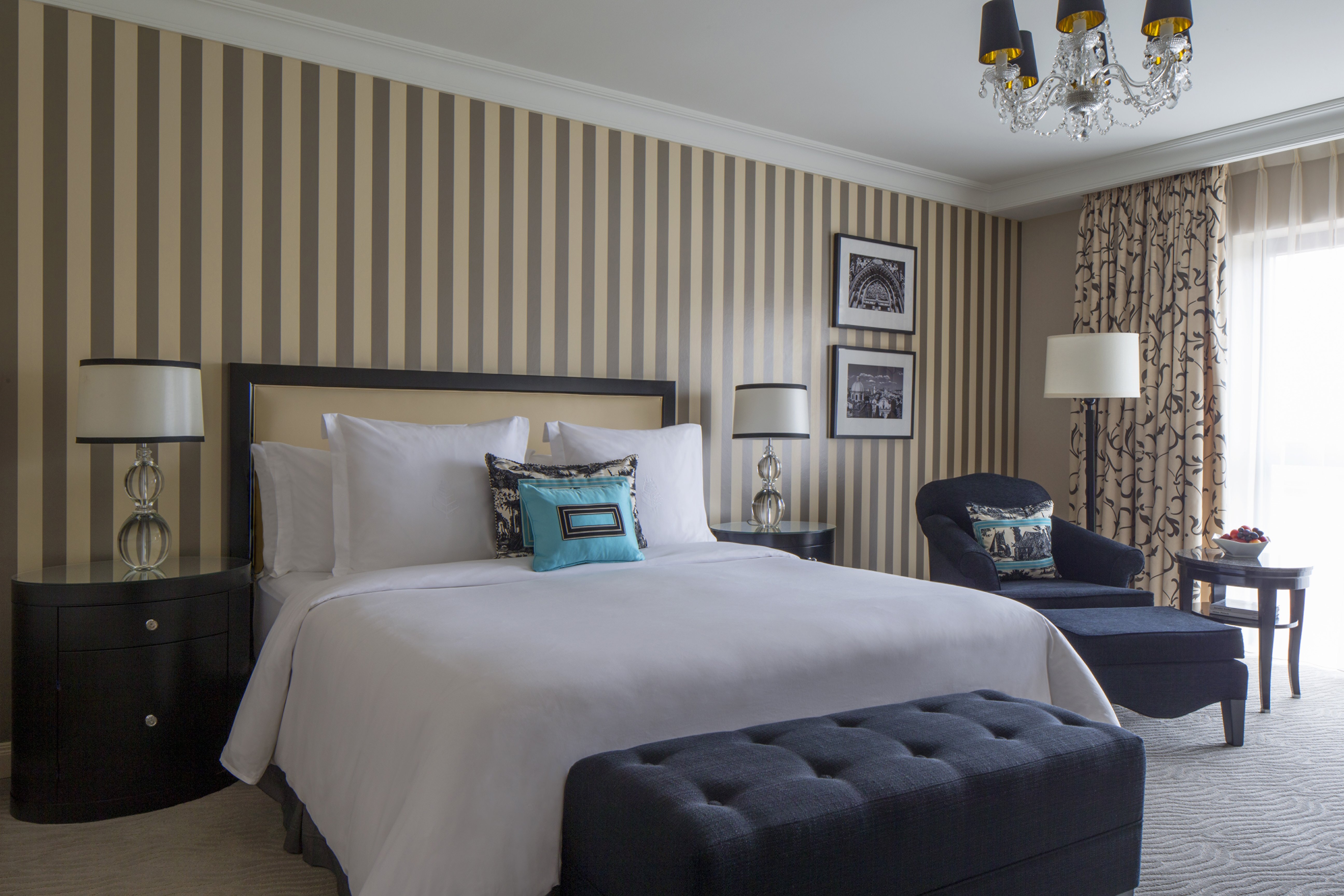 Deluxe, King Bed