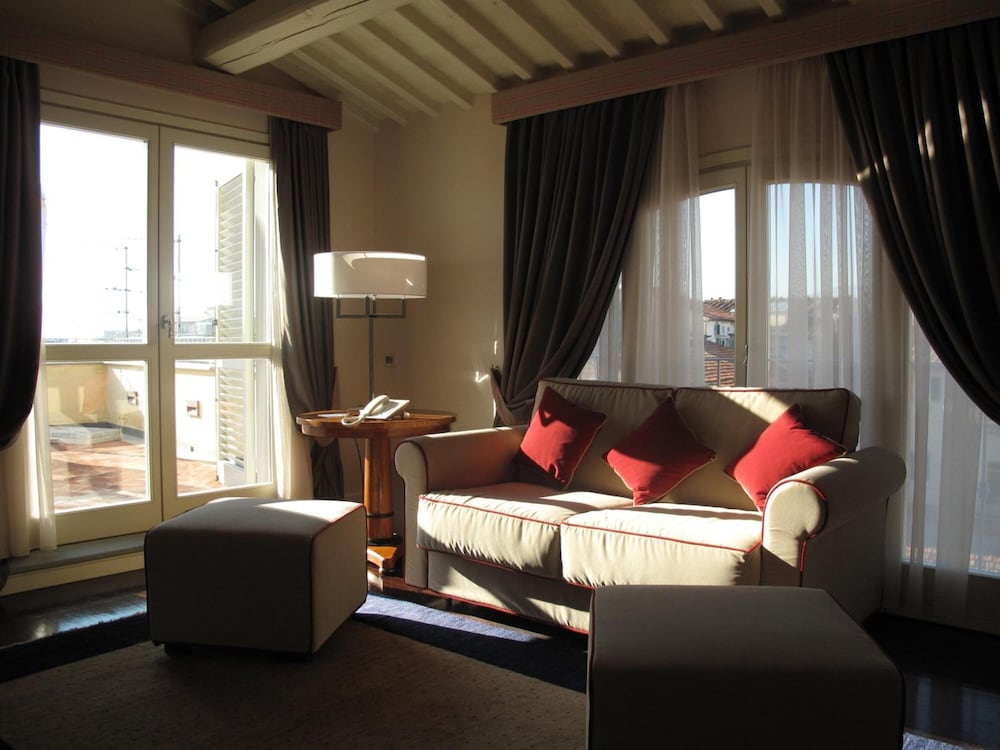 Hotel Patria Pistoia 35/50