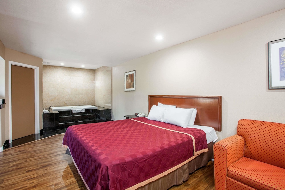 Express Inn & Suites Ontario 15/30