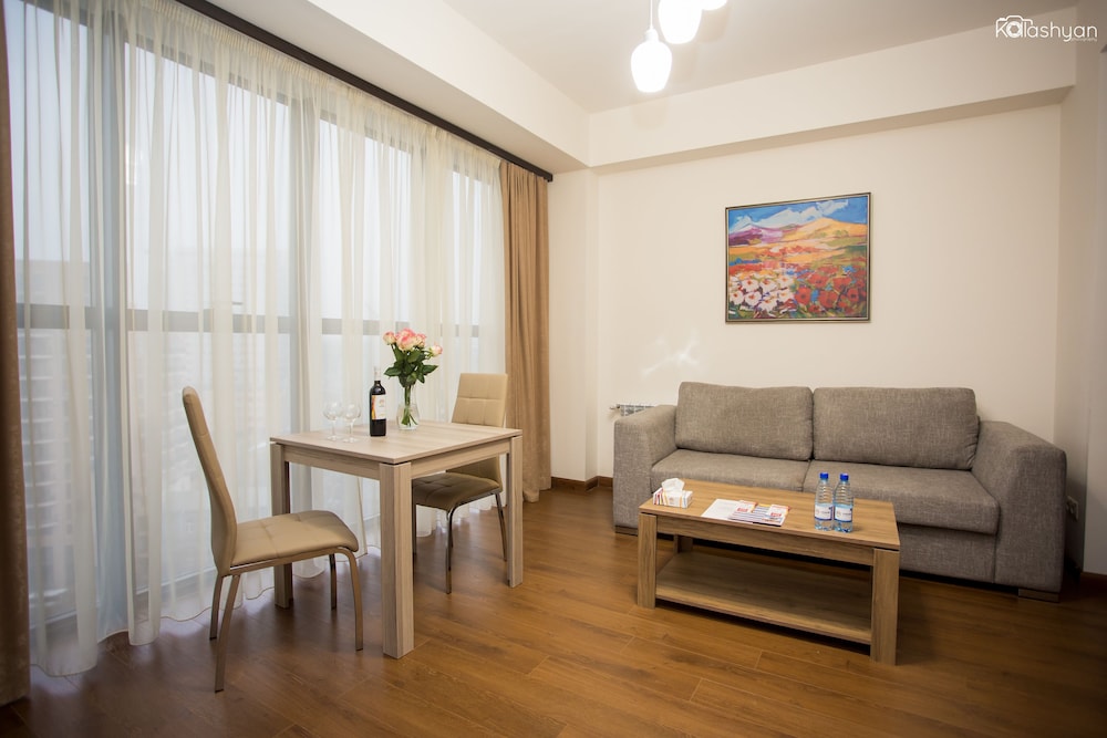 Welcome City Center Apartments 32/50