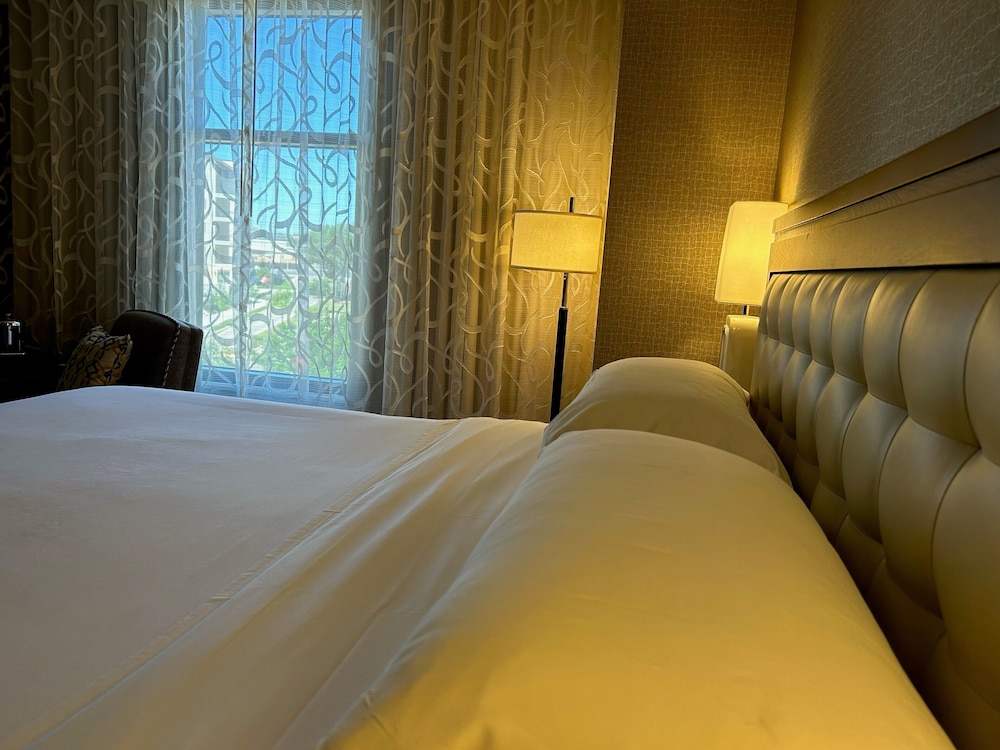1 Bedroom, Suite, Corner, Accessible