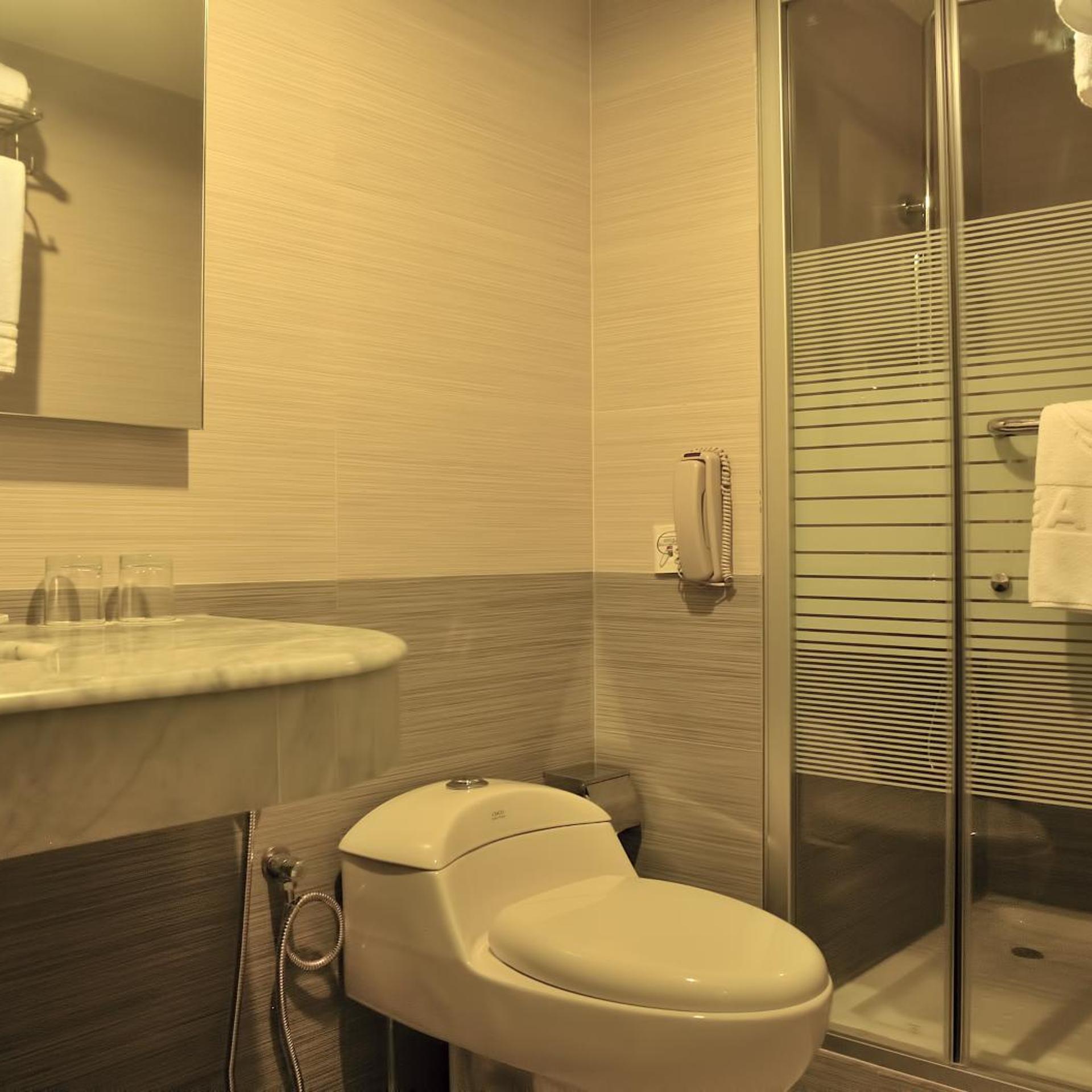 Royal Tulip Sea Pearl Beach Resort & Spa 62/64