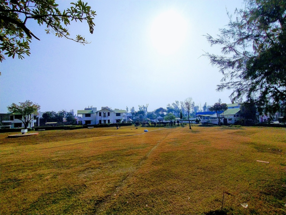 HOTEL SWARAJ RESORTS 72/73