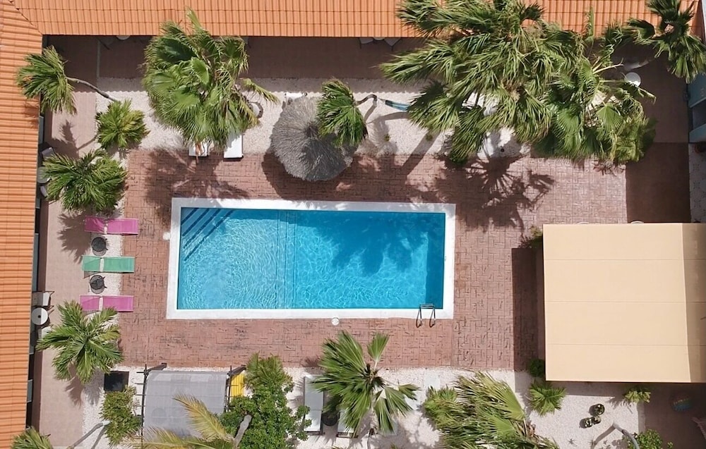 Arubiana Inn 58/64