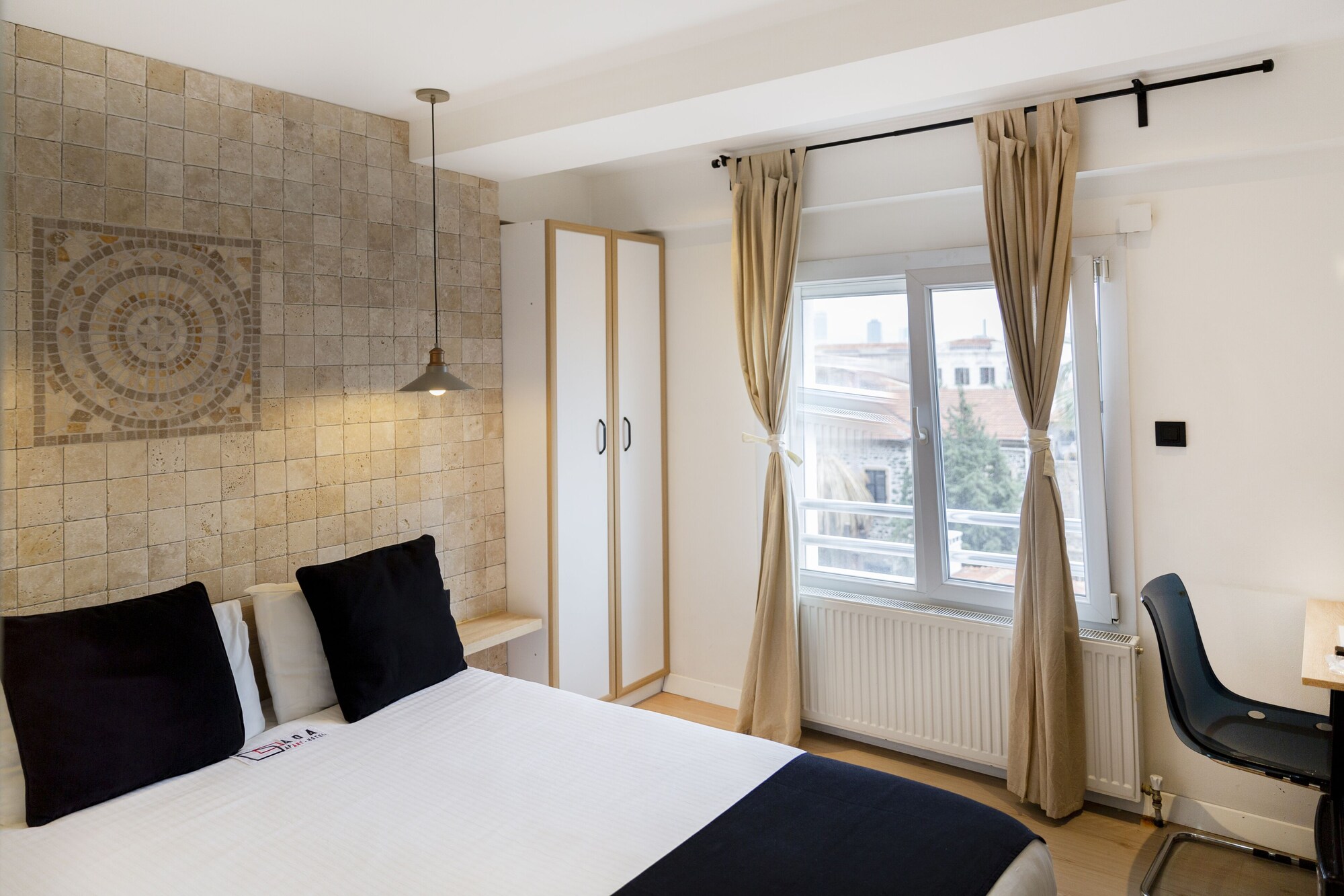 ECONOMY, DOUBLE BED