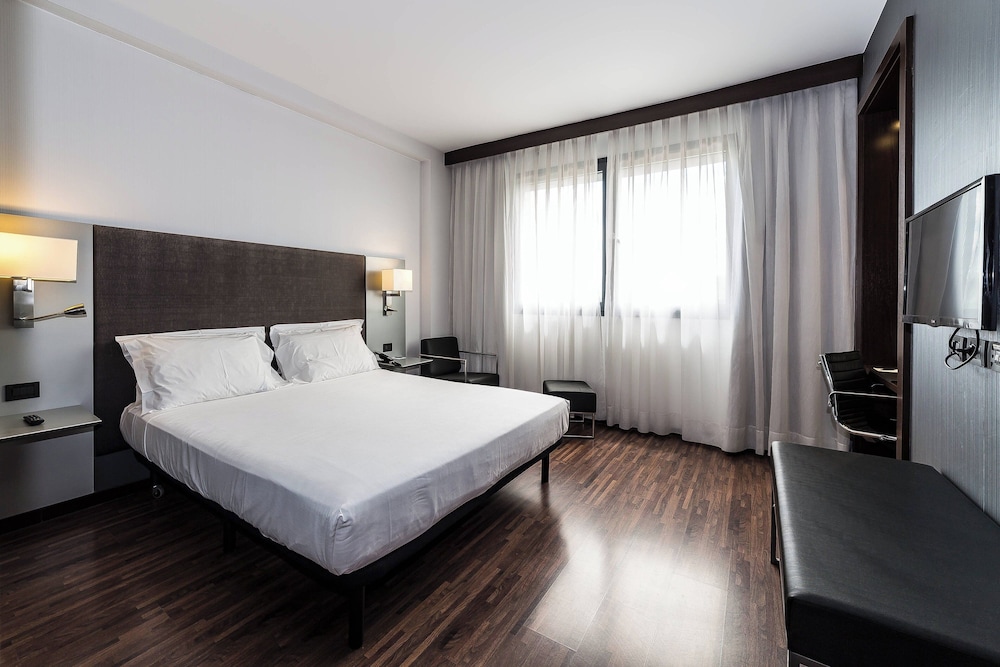STANDARD, KING BED