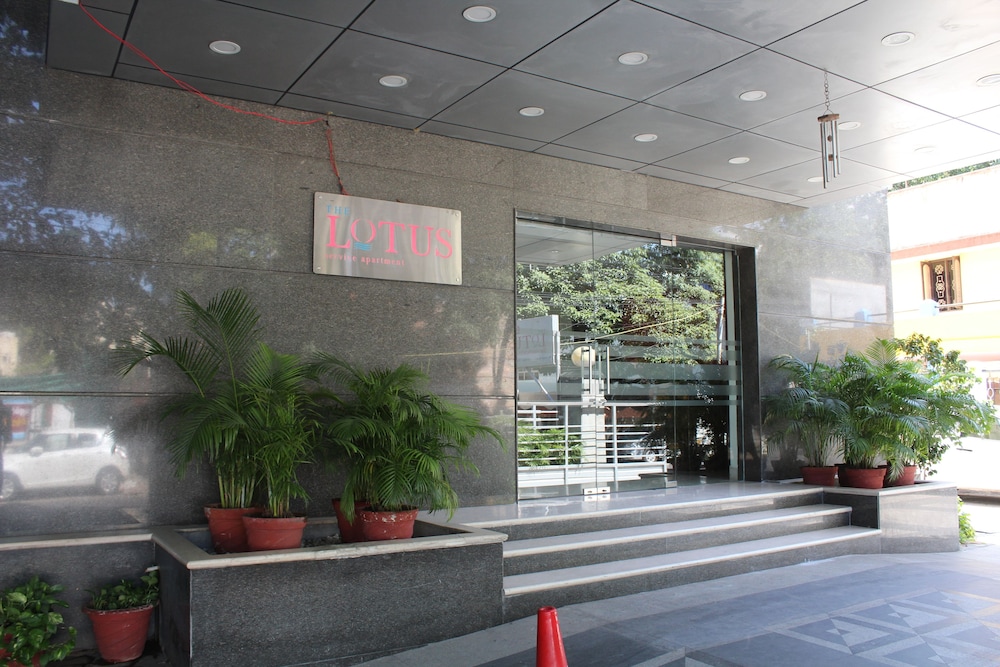 THE LOTUS SERVICE APARTMENTS - BURKIT ROAD 43/45