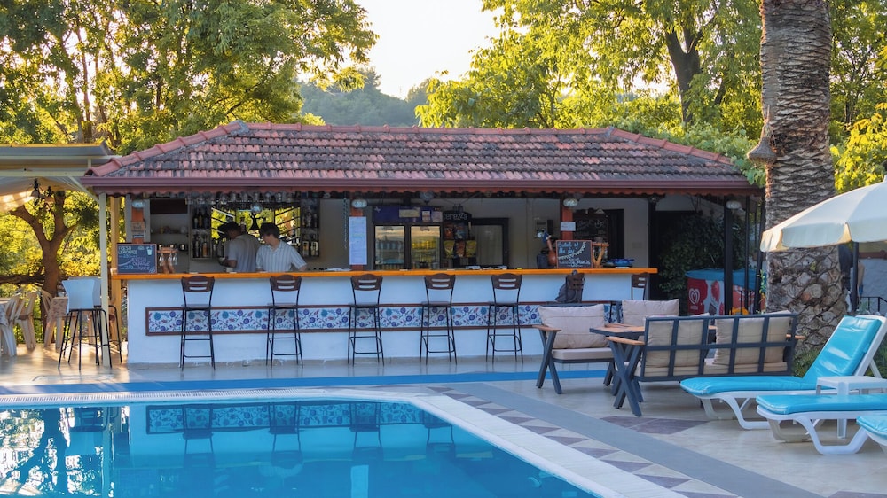 Yakamoz Hotel 5/44