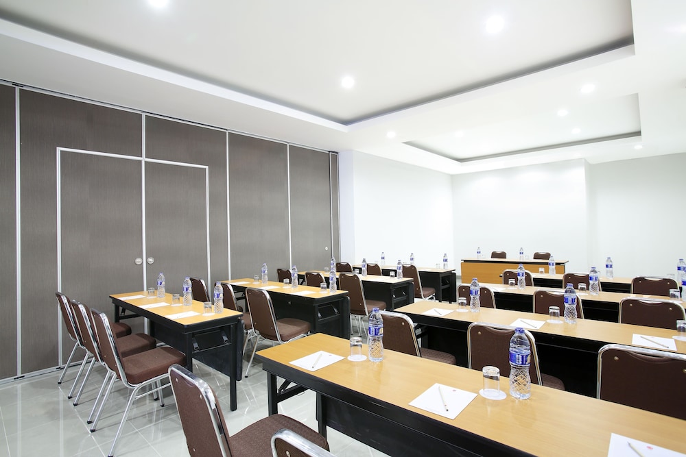 Amaris Teuku Umar 47/52