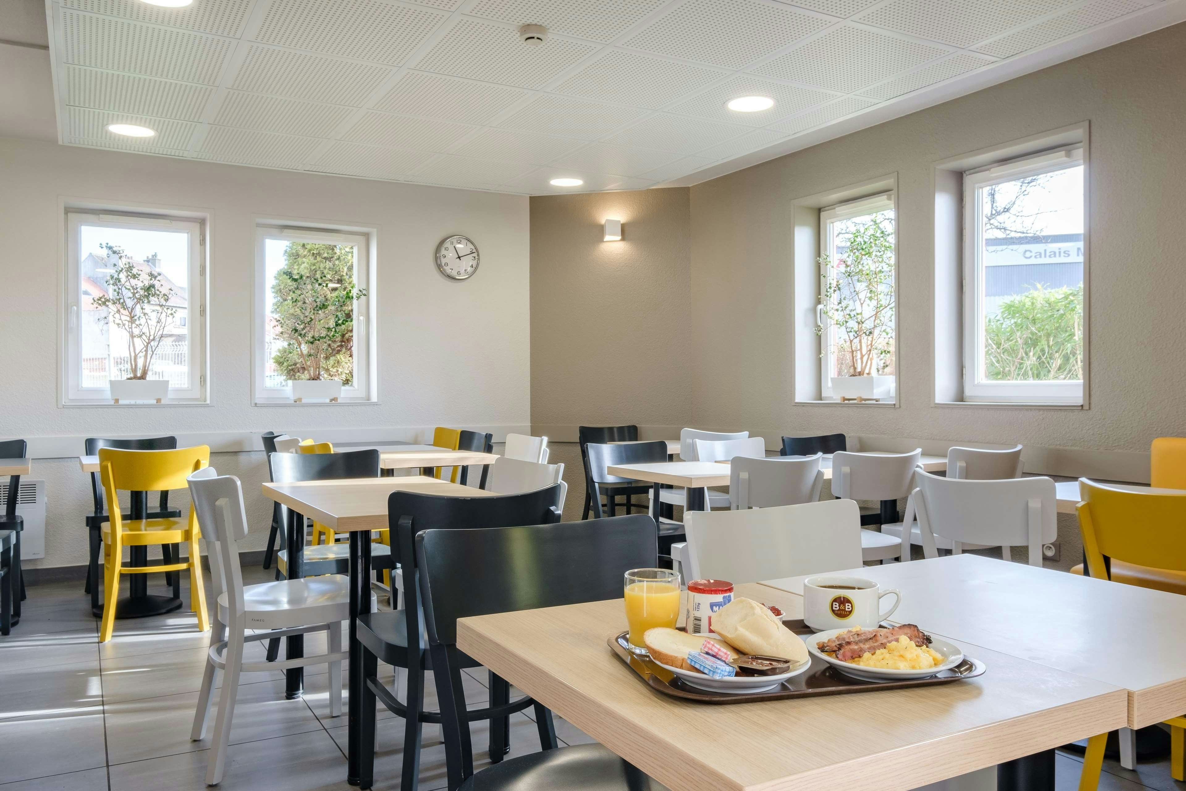 B&B Hotel Calais Centre Saint-Pierre 20/23