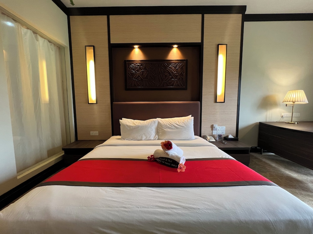 Club House, King Bed