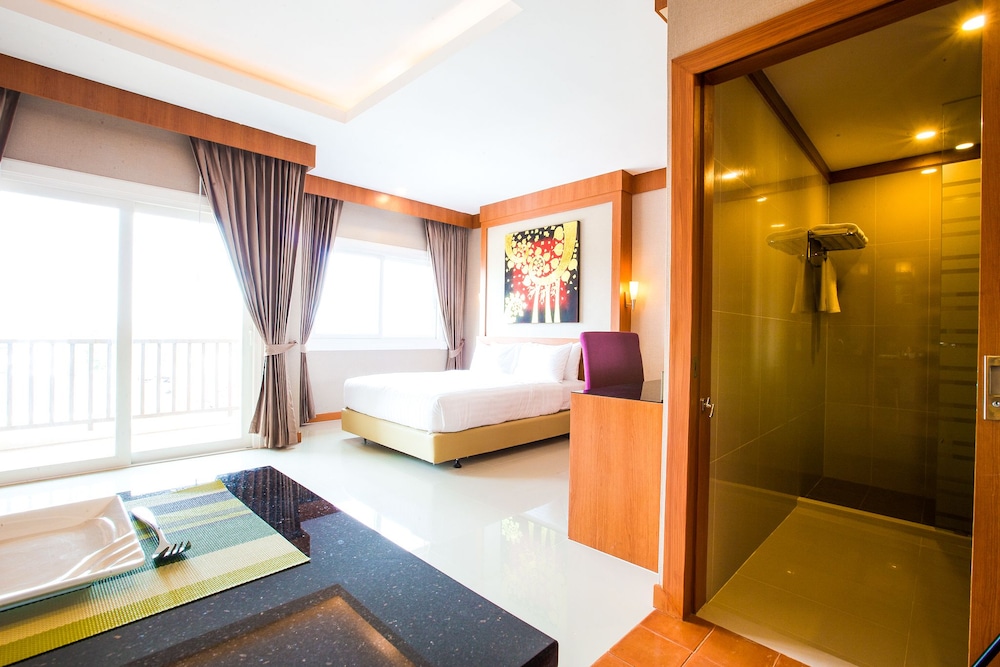 Romantic Khon Kaen Hotel 30/52