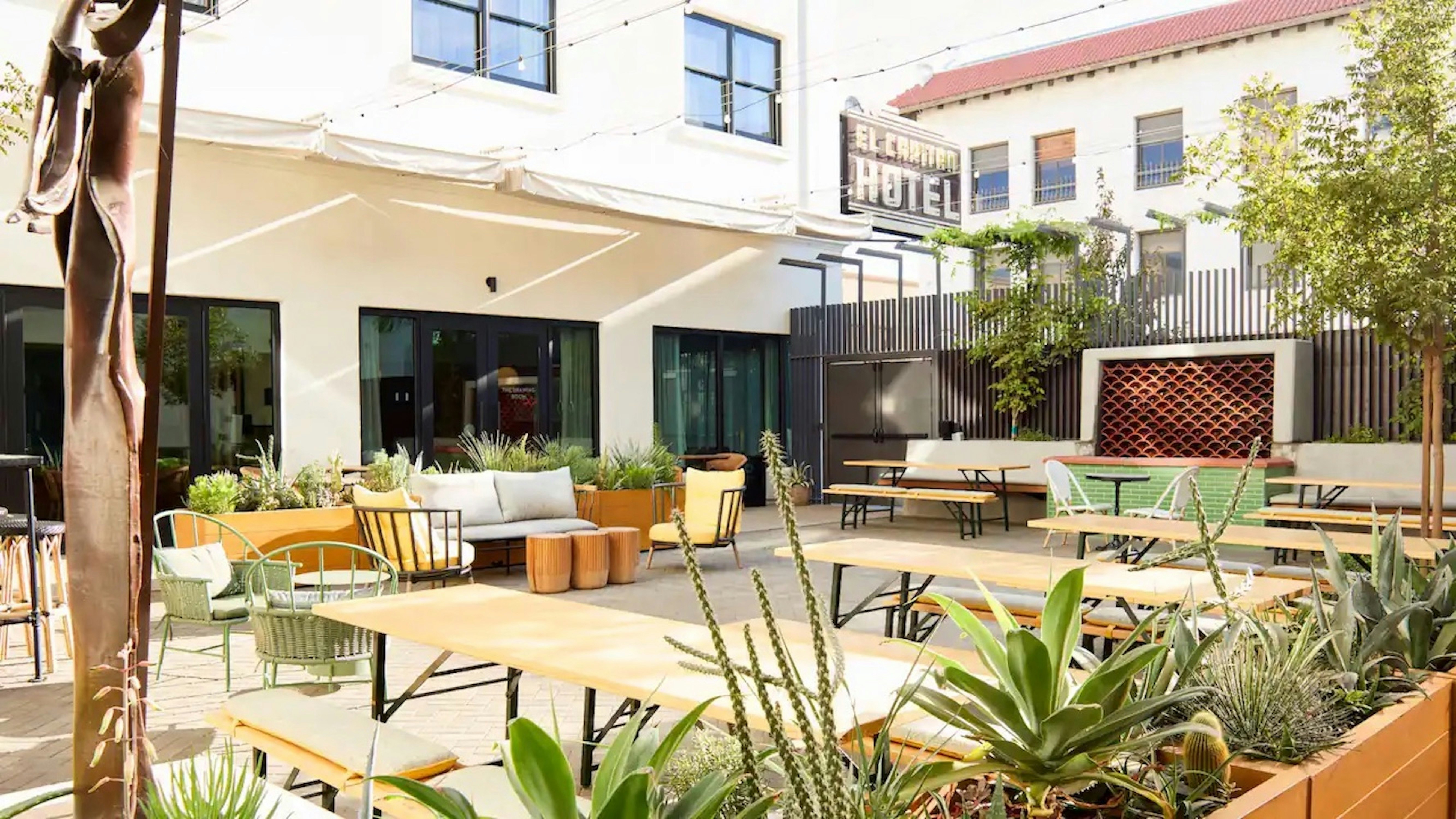 El Capitan Hotel 2/50