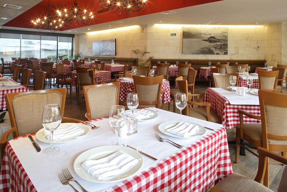 Emporio Cancun 32/48
