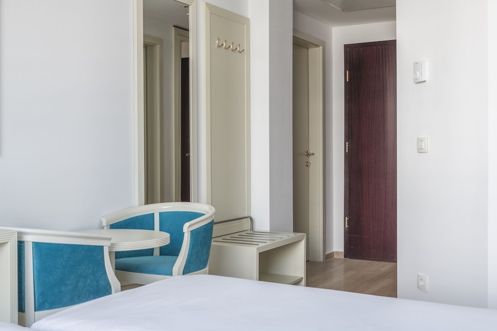 Iberostar Waves Bellevue 36/74