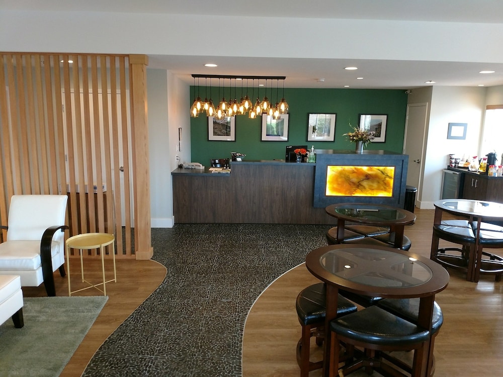 Lewis River Inn 43/57