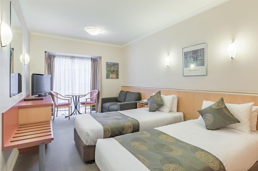 Shared, Twin Beds