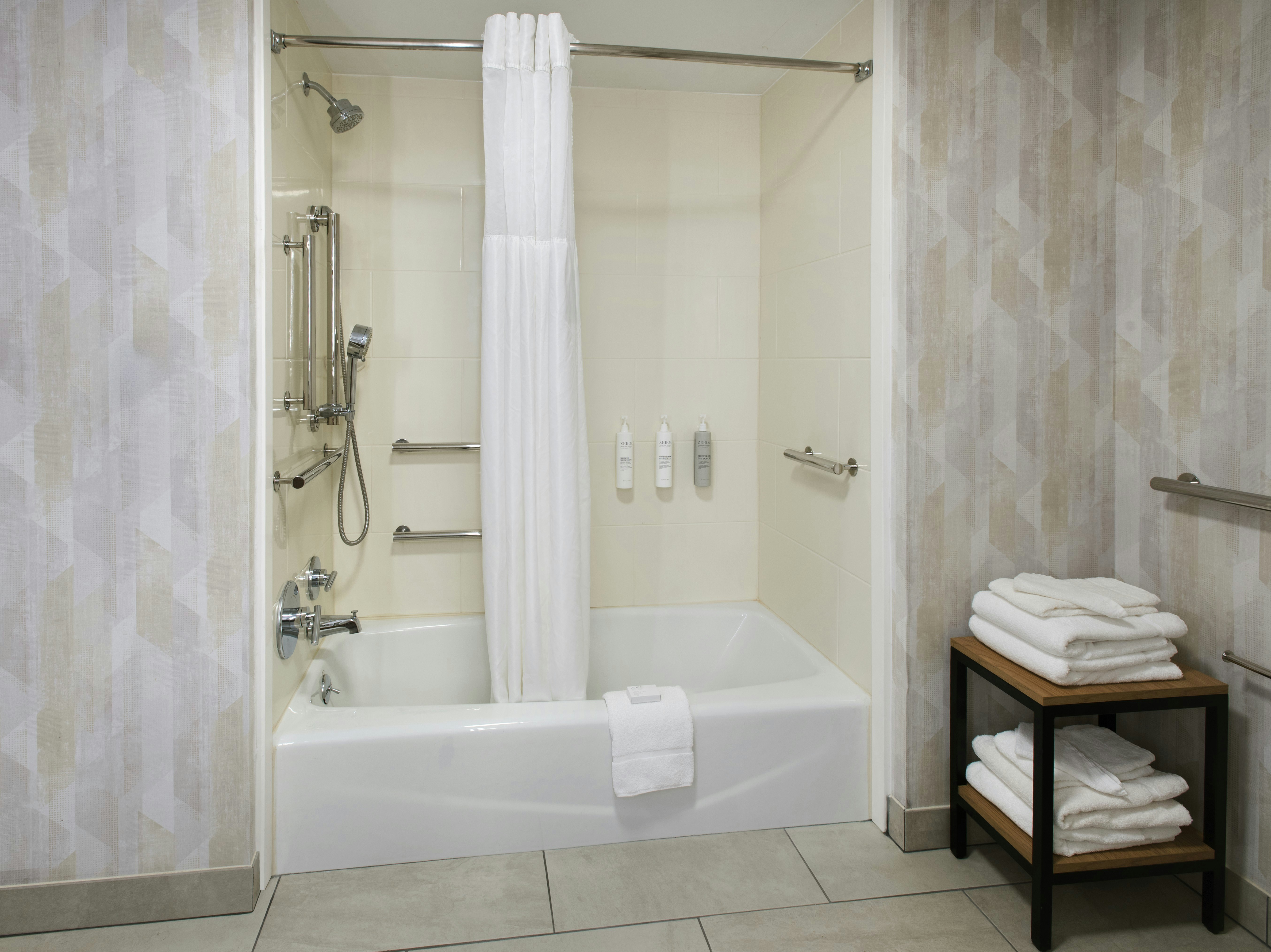 غرفة بسريرين كوين لذوي الإعاقة، Hampton Inn & Suites Greenfield 4/7