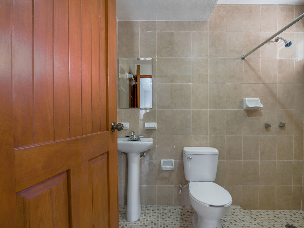 OYO Hotel Palma Real 31/34