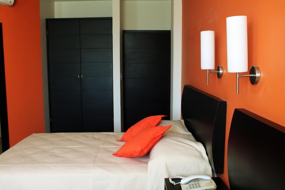 Hotel Baez Paraiso 11/59