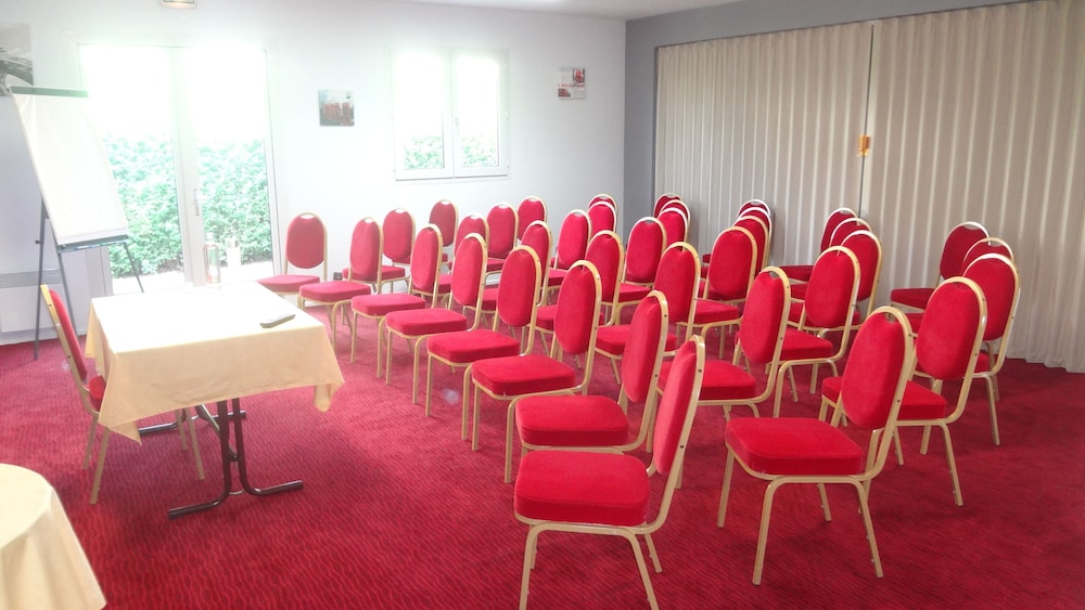 Logis Cottage Hotel 57/66