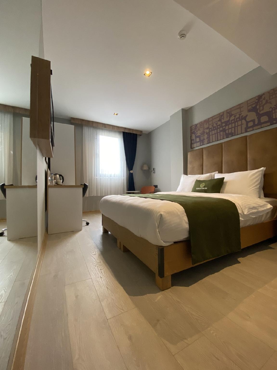 Deluxe, Double Bed