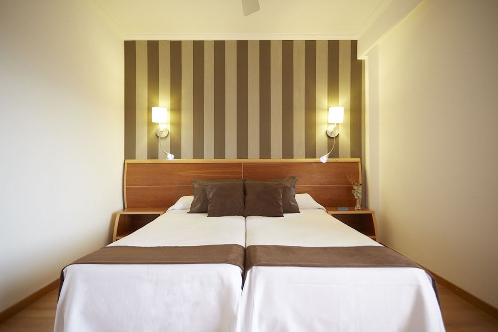 Invisa Hotel La Cala 39/99