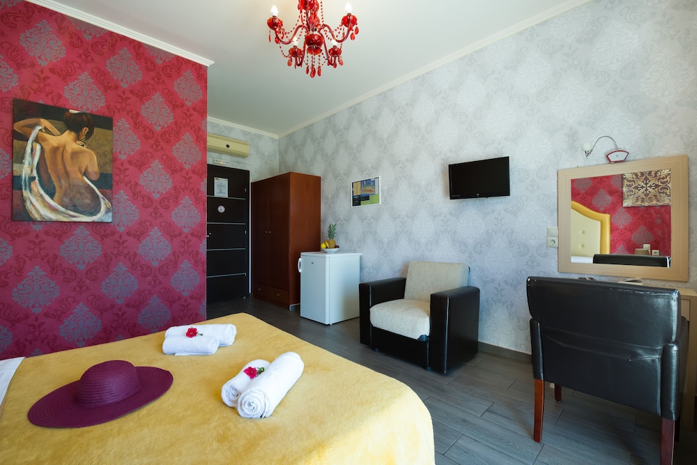 Paradice Hotel Luxury Suites 44/50