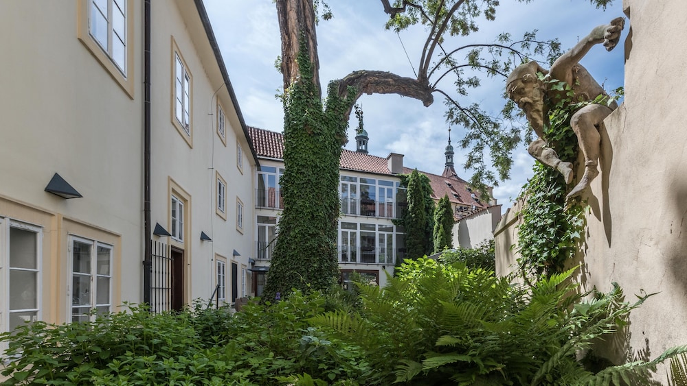 Monastery Garden 62/70