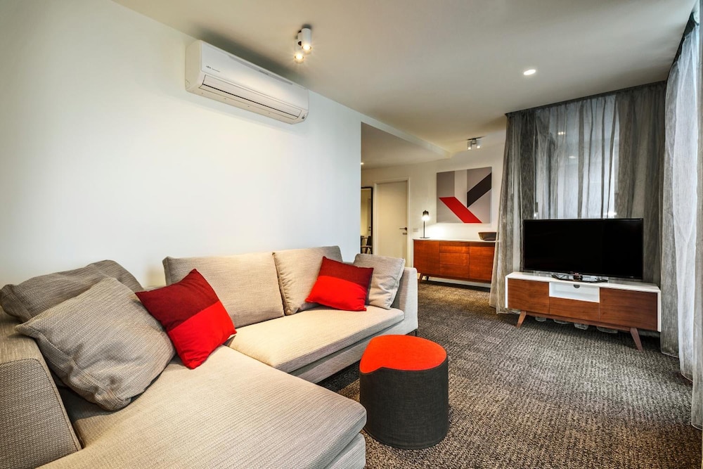 MainStay Suites Abbotsford 36/58
