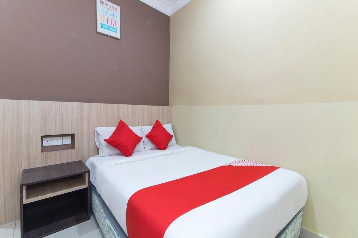 Silibin Times Inn Hotel 12/25