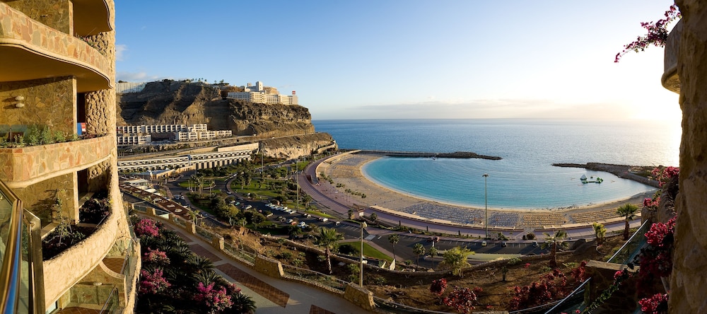 Gloria Palace Royal Hotel and Spa 67/70