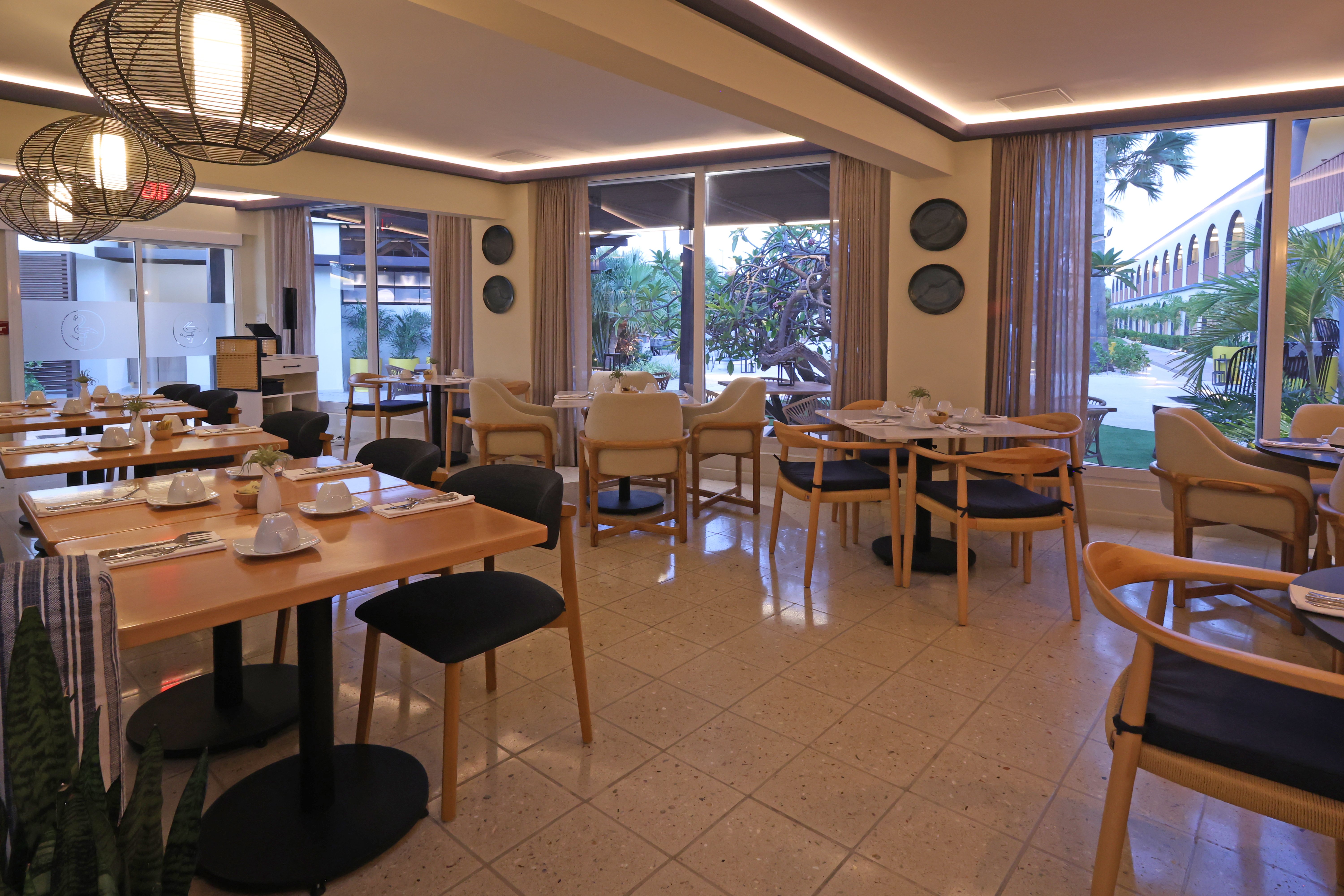 Voco Surfside Aruba by IHG 62/90