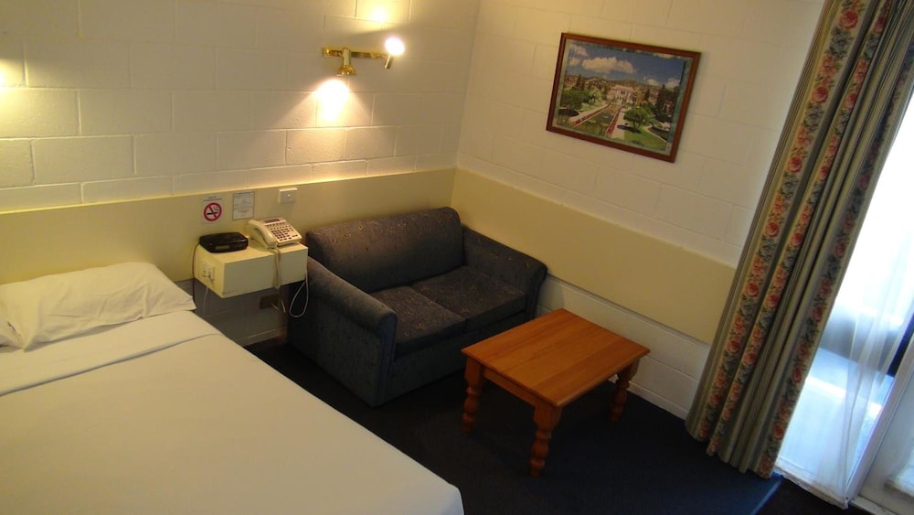 Pathfinder Motel 29/50