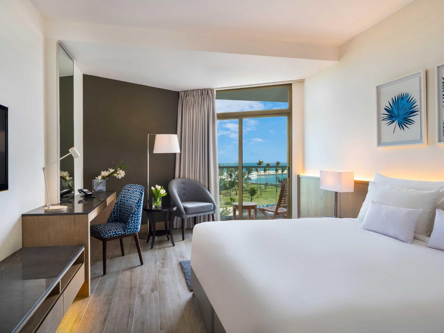 Room, Sea View