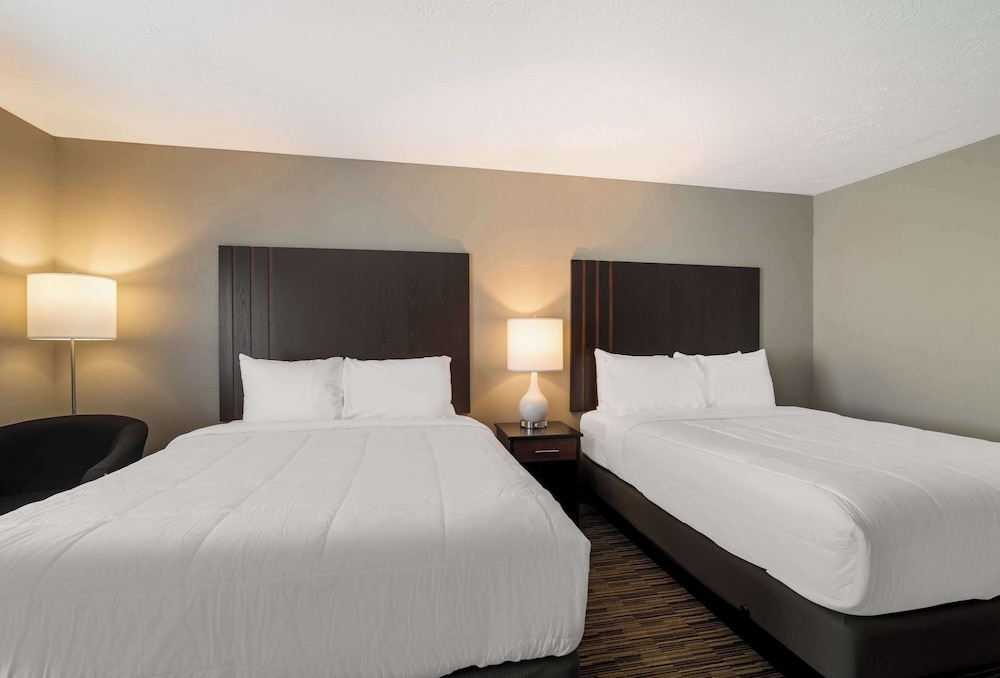غرفة قياسية بسريرين كوين، Quality Inn & Suites South Portland, ME 3/10