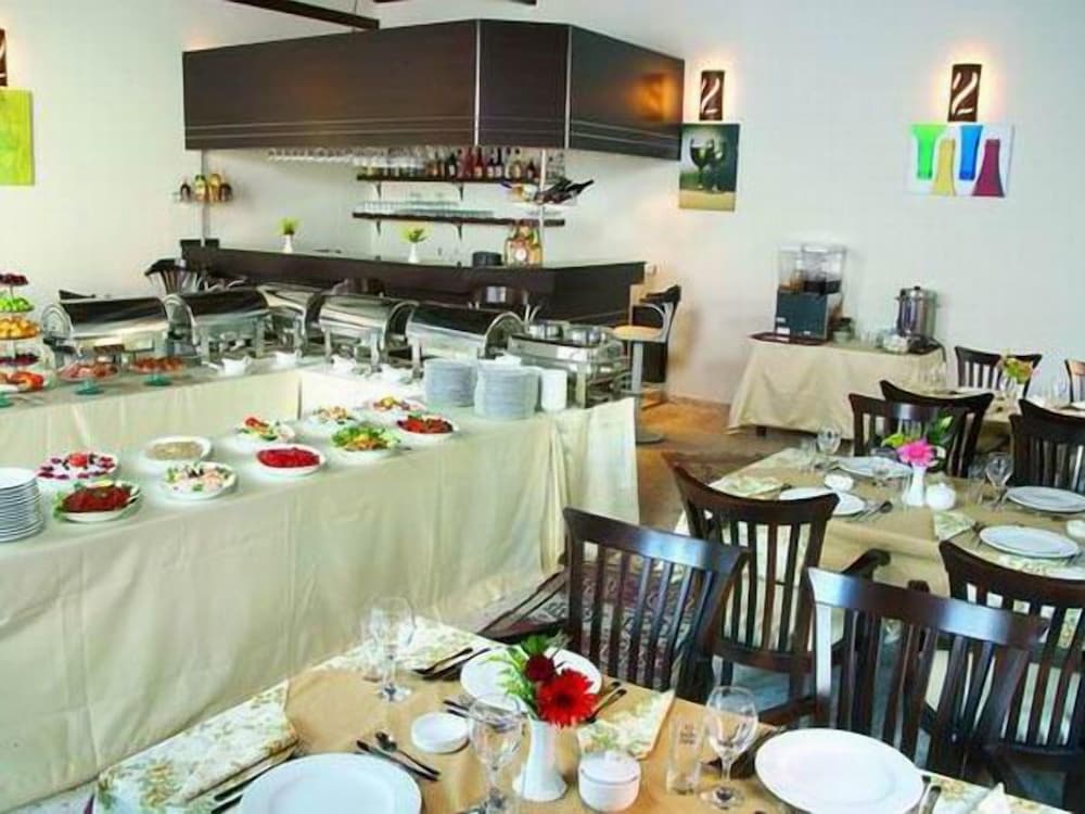 Bacahan Hotel 36/47