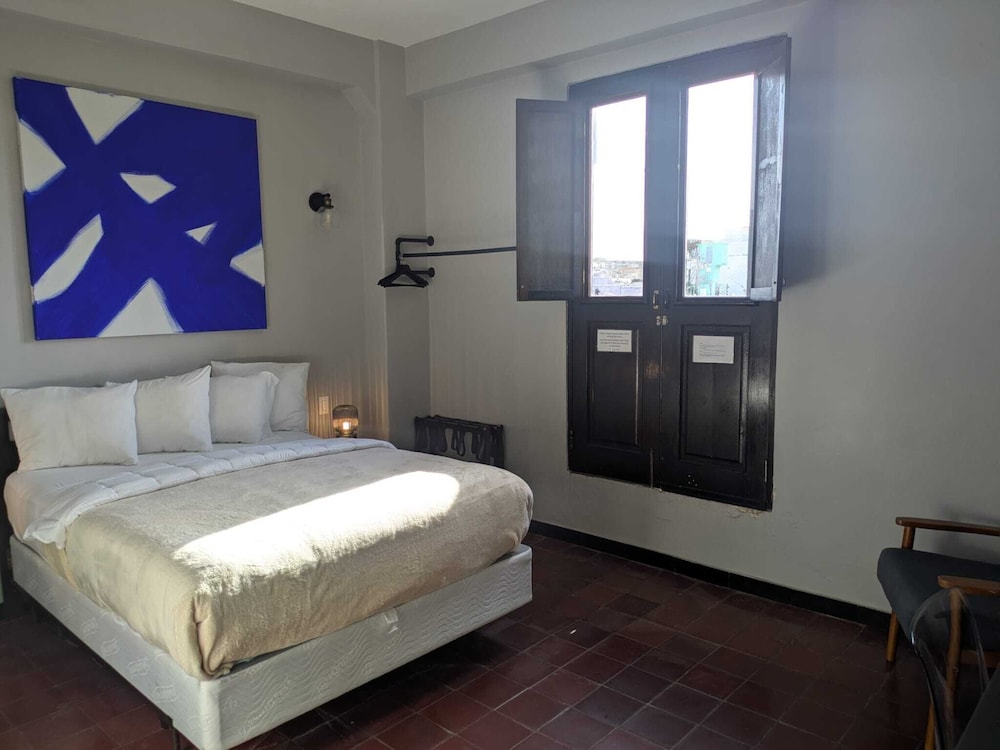 El Colonial - Adults Only 16/50