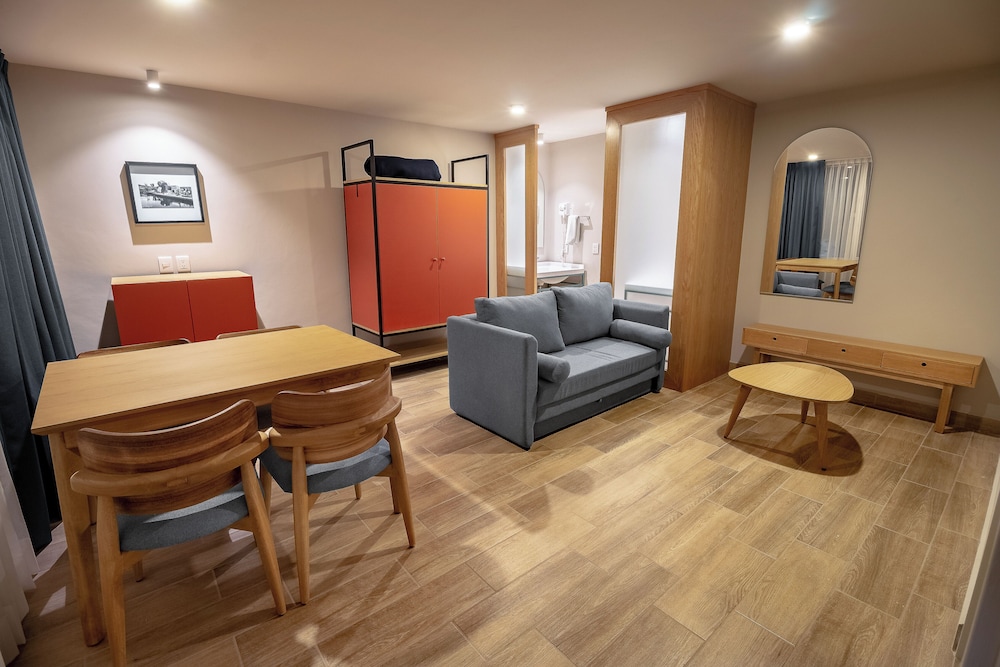Oliva Plaza Hotel 35/50