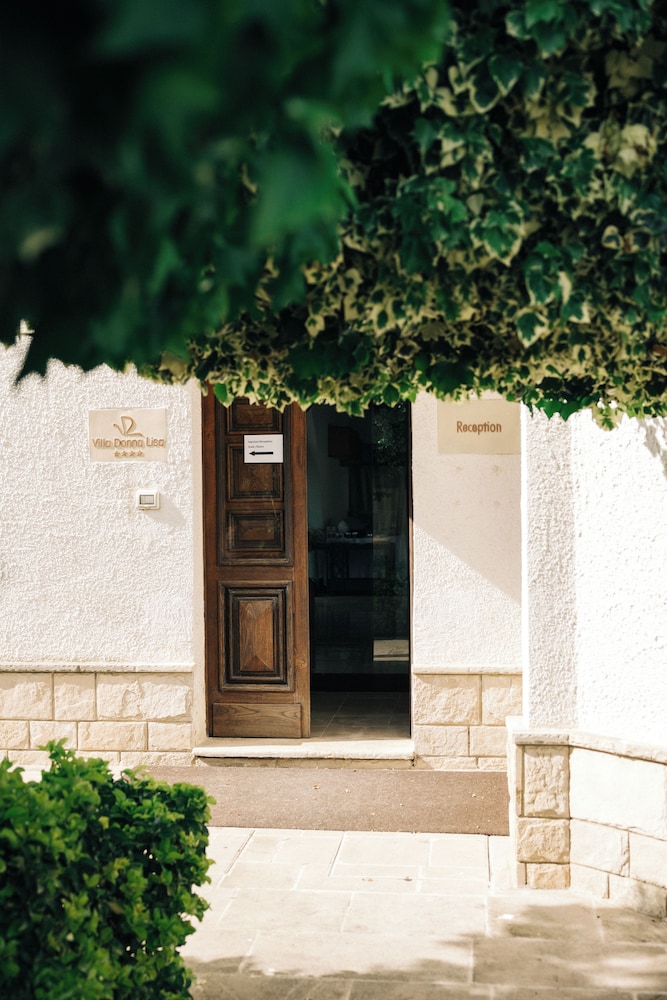 Villa Donna Lisa Wine Hotel 2/78
