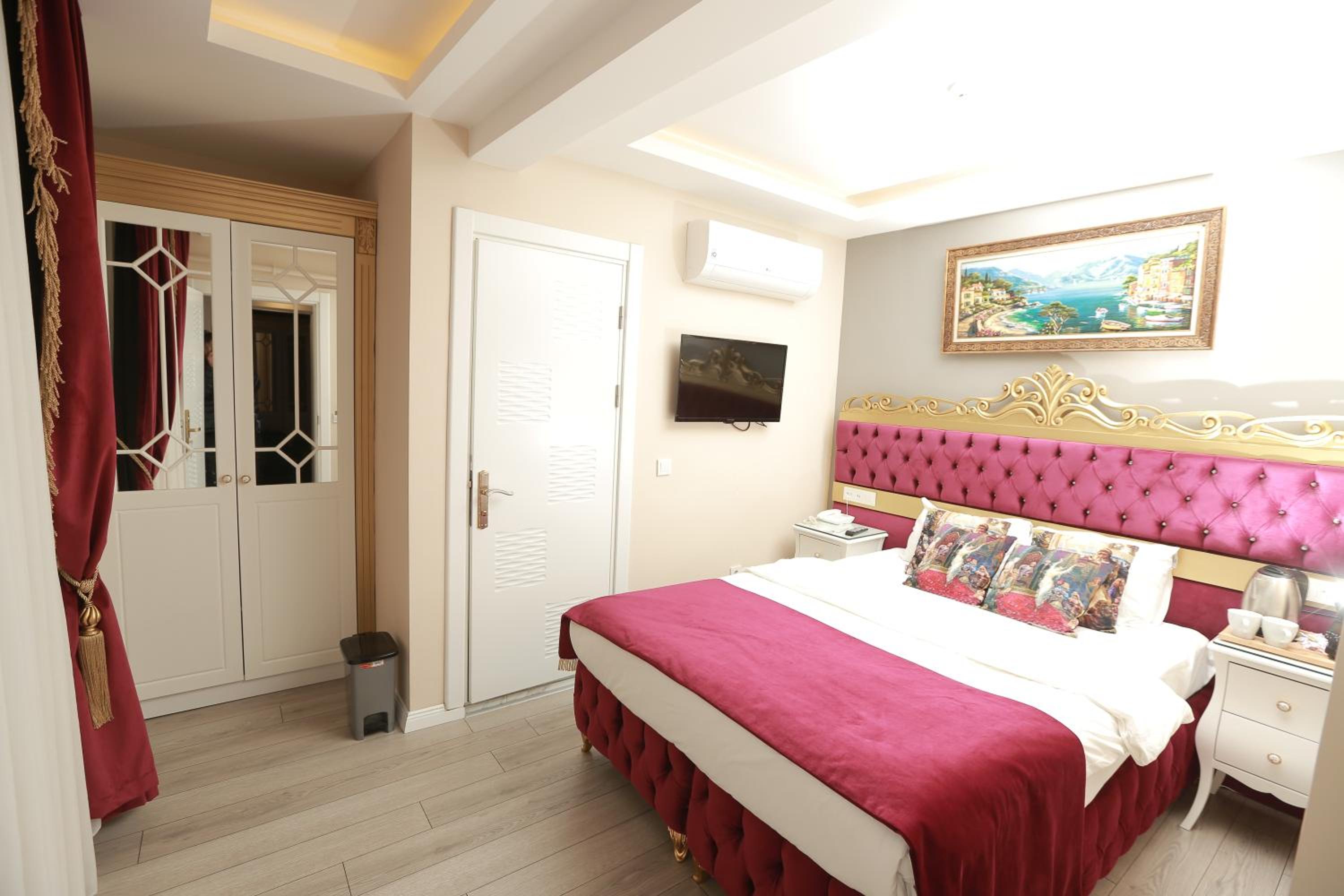 Standard, King Bed