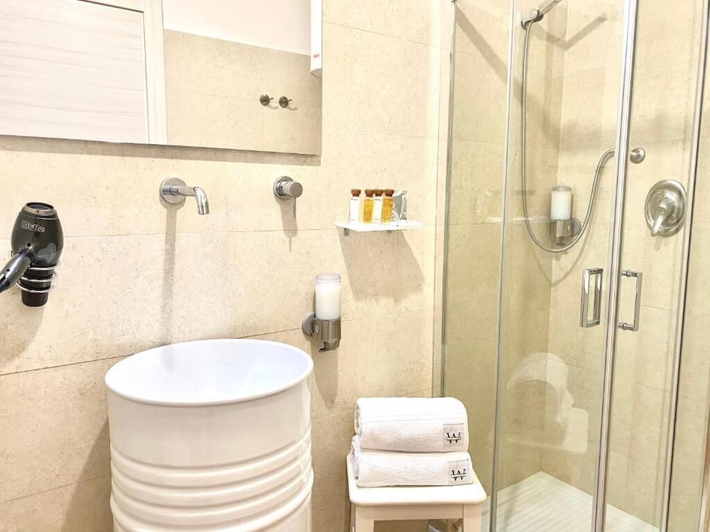 Relais Fontana di Trevi 4/64