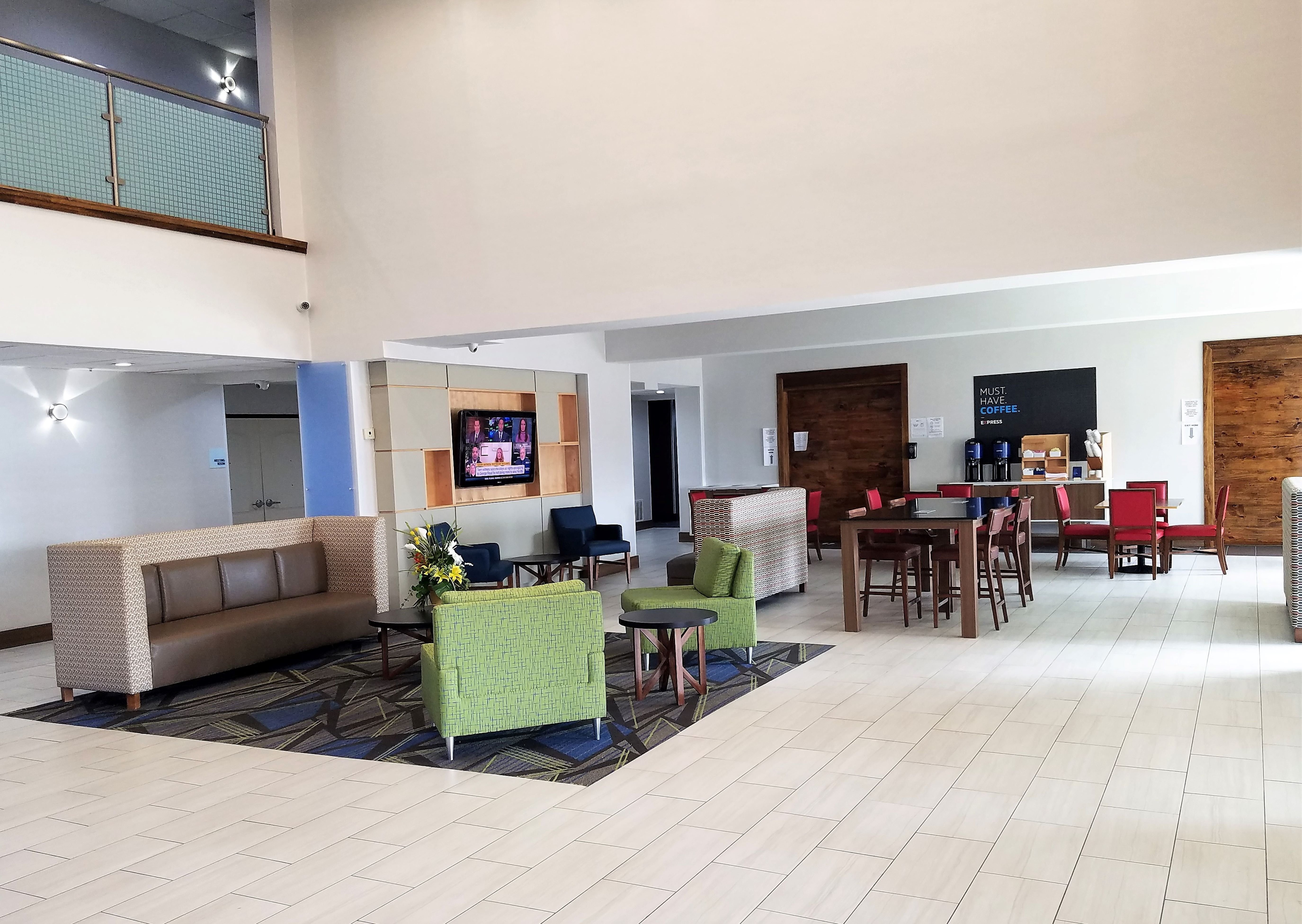 Holiday Inn Express & Suites Dallas East - Fair Park 25/32