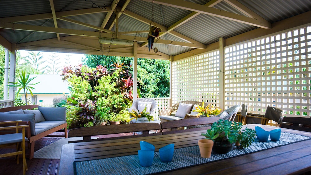 Poinciana Cottages 22/50